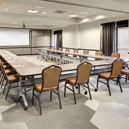 Hyatt Place Tampa Busch Gardens Екстер'єр фото