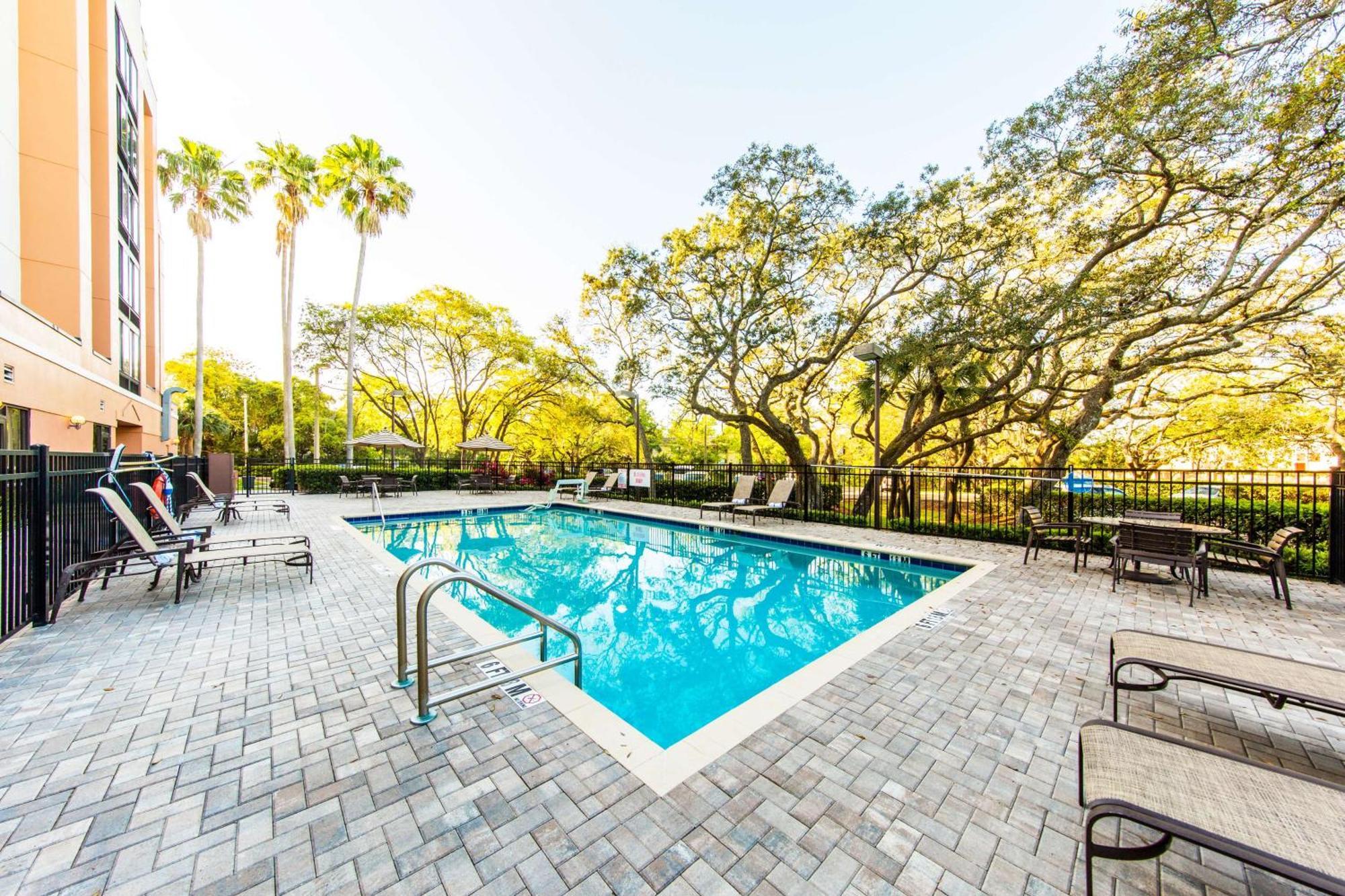 Hyatt Place Tampa Busch Gardens Екстер'єр фото