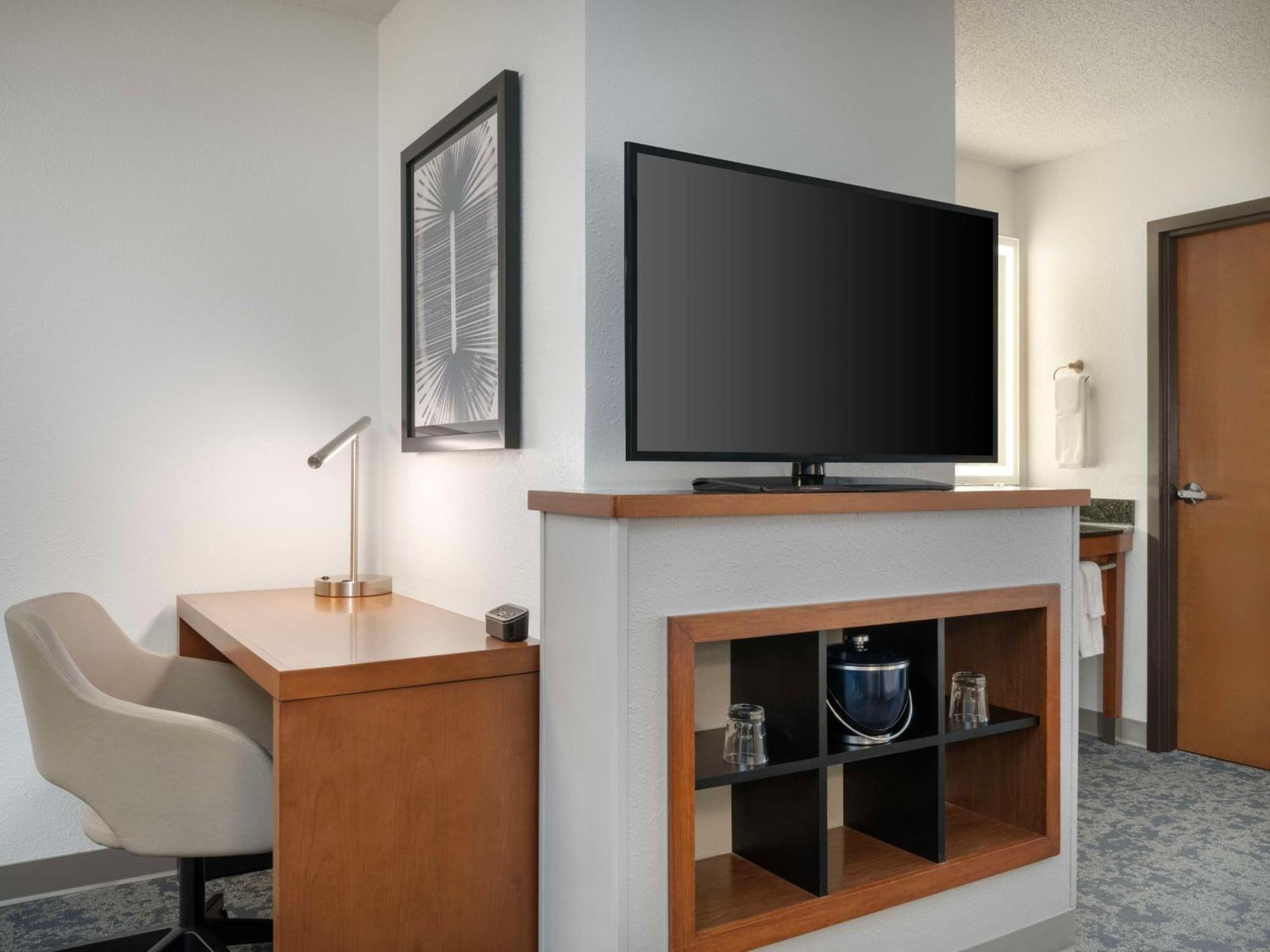 Hyatt Place Tampa Busch Gardens Екстер'єр фото