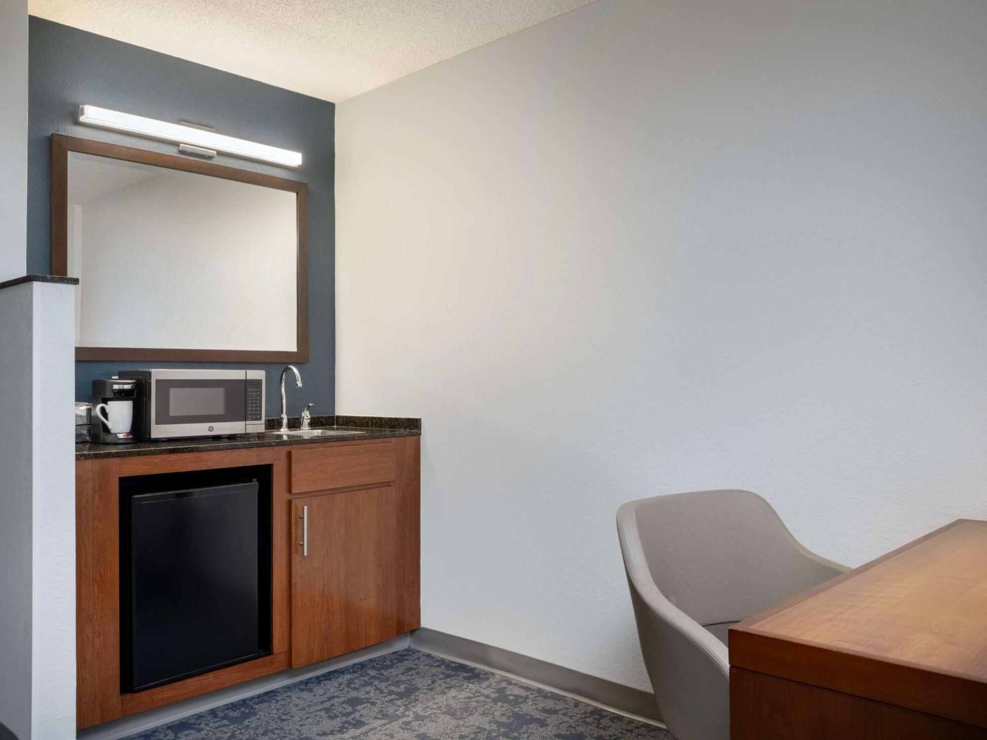 Hyatt Place Tampa Busch Gardens Екстер'єр фото