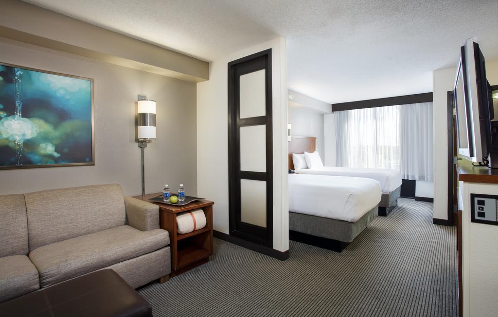 Готель Hyatt Place Tampa Busch Gardens Екстер'єр фото