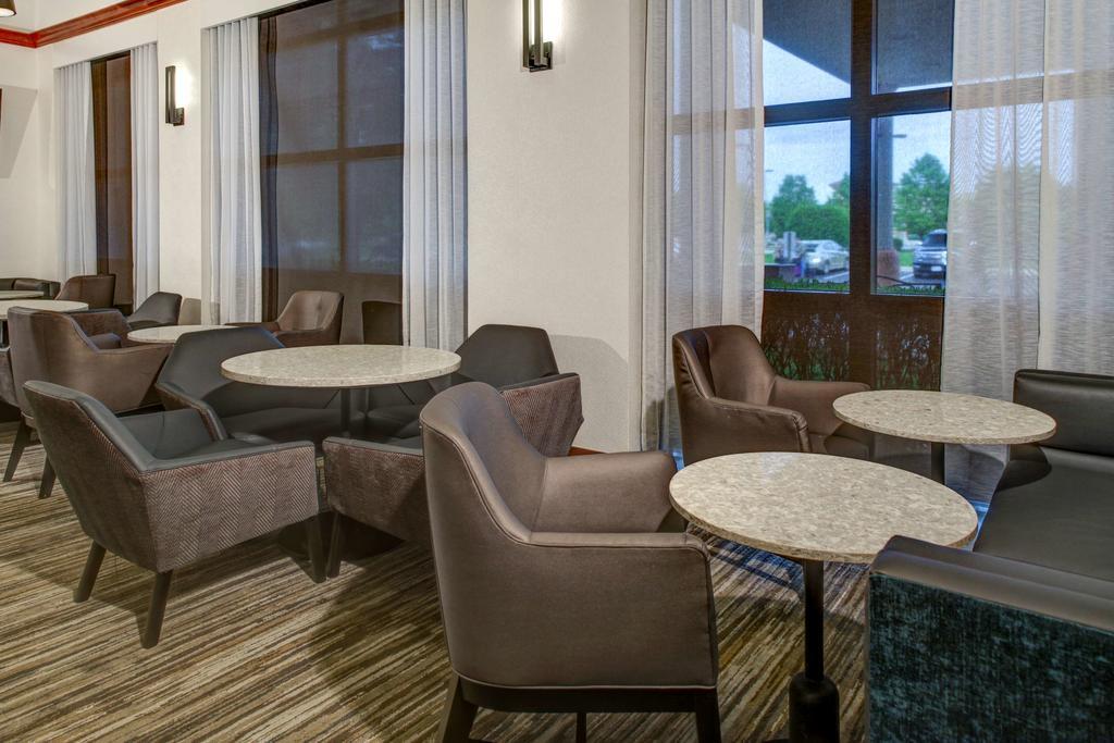 Hyatt Place Tampa Busch Gardens Екстер'єр фото